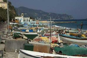 Xtrallusion photo gallery of Italy. Photos, pictures, images and photographs of the Italian Rivieras, the Italian Lakes, the Italian Alps, the Cinque Terre, the Amalfi coast and some of the most beautiful corners of Italy. Plus photos of Italian cities such as Pisa, Milan, Genoa and Rome.